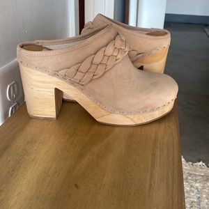 Never worn dolce vita platform clogs